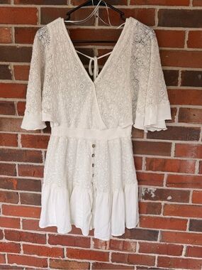 Buckle white Lace V-Neck Romper with Tie Back